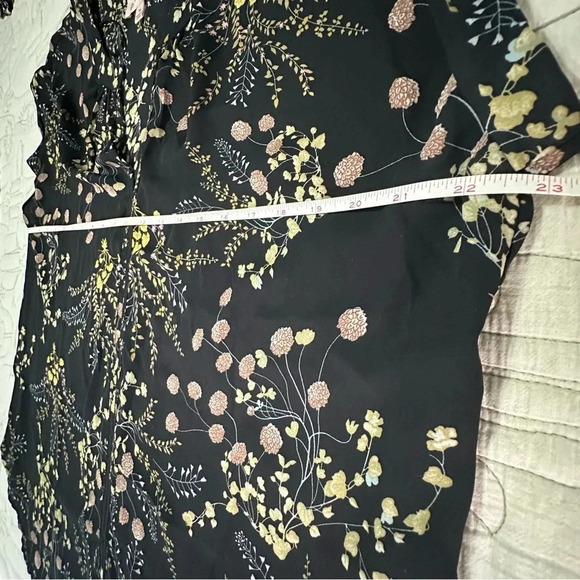 Philosophy Floral Black Top Size XL - Picture 10 of 10